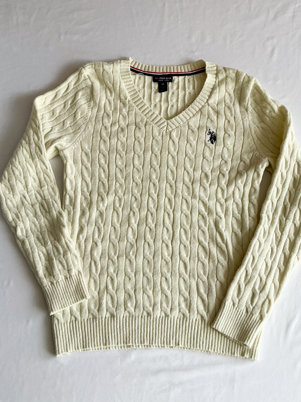 U.S. Polo Assn Ivory Cable Knit V-Neck Sweater Preppy Logo Pullover Women’s Med
